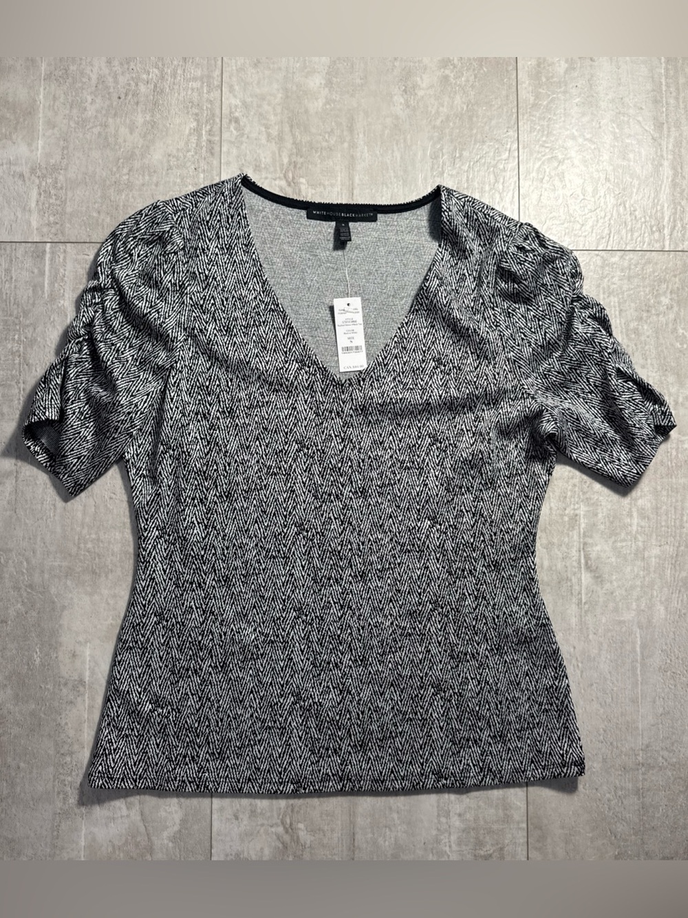 NWT White House Black Market Women’s V Neck Herringbone puff sleeve top shirt S